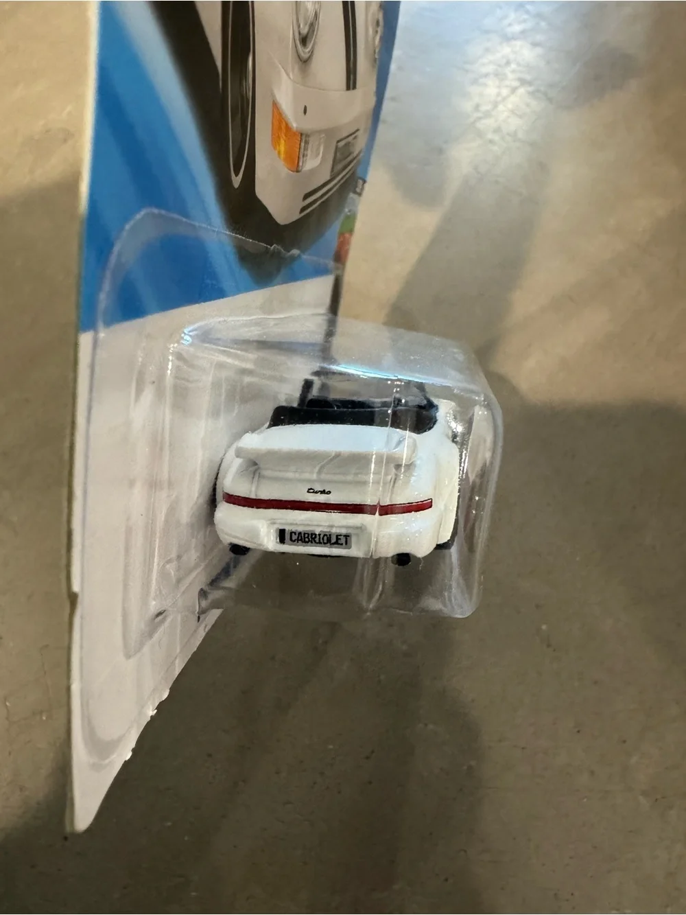 Hot Wheels Porsche 911 Turbo Cabriolet Toy Car w/ black stripes- Collectable!!